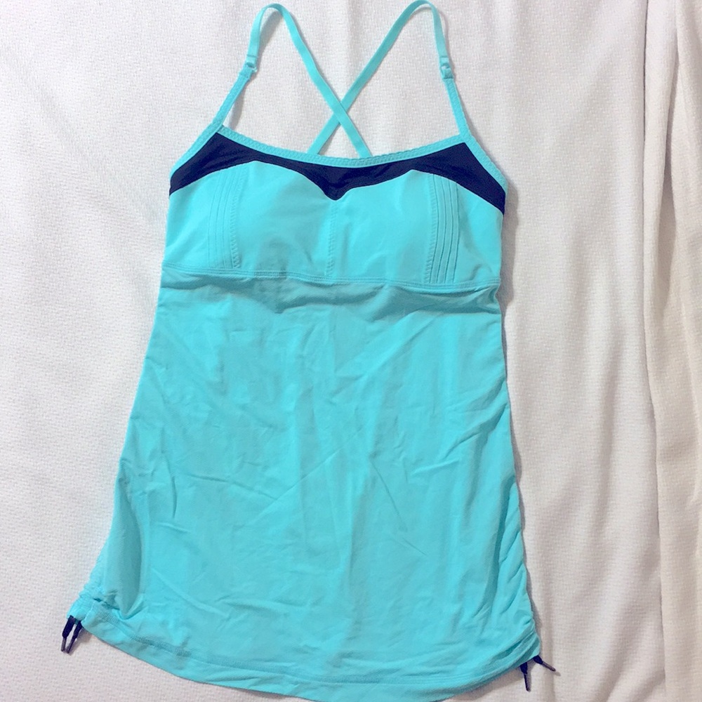 Lululemon turquoise tank with shelf bra